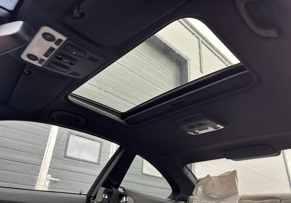 Dezmembrez BMW 335d E92 Bi-turbo 286cp,M Pack,Navi,Hi-Fi,Keyless,trapa