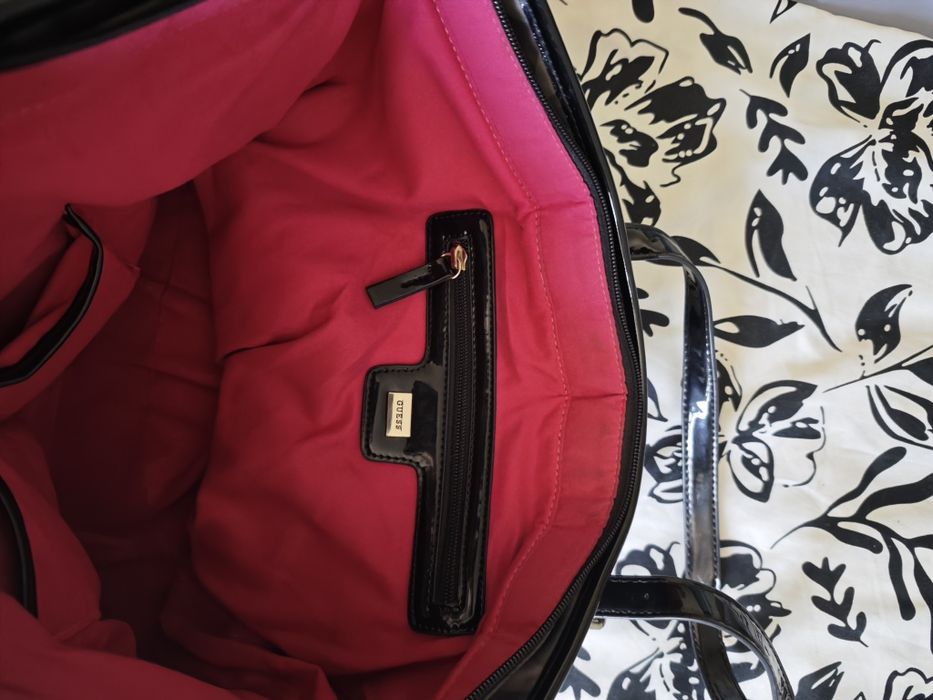 Guess дамска чанта