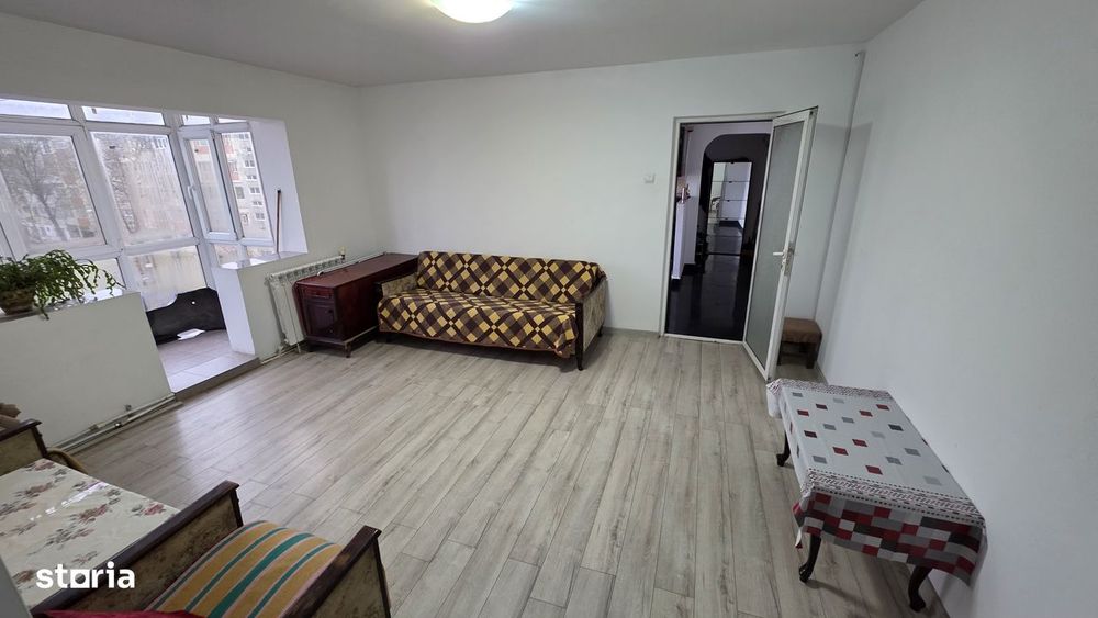 Vand ap cu 3 camere zona Posta 4 ( str. Borcea )