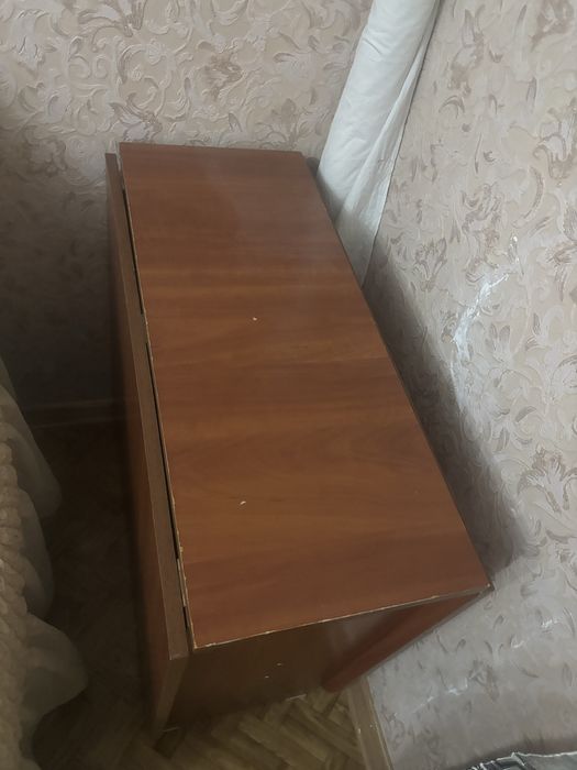 Стол в хорошем состоянии