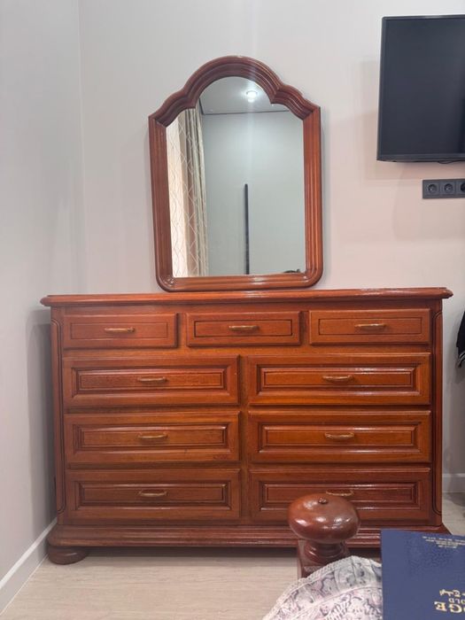 Спальный гарнитур настоящее дерево