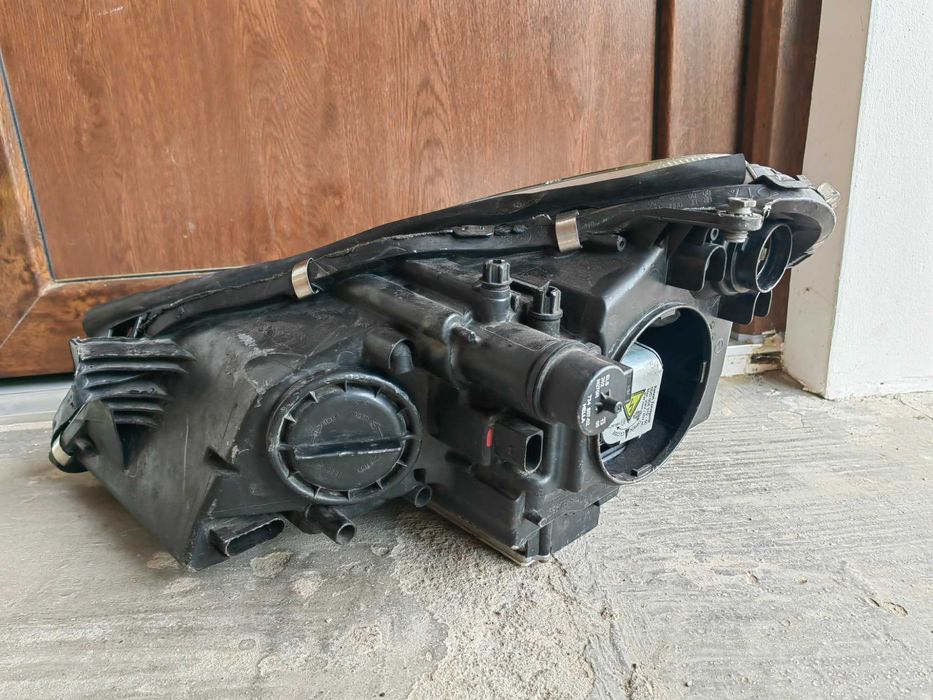 Фар Mercedes CLS W219 Xenon Десен / Фар Мерцедес ЦЛС W219 Оригинален