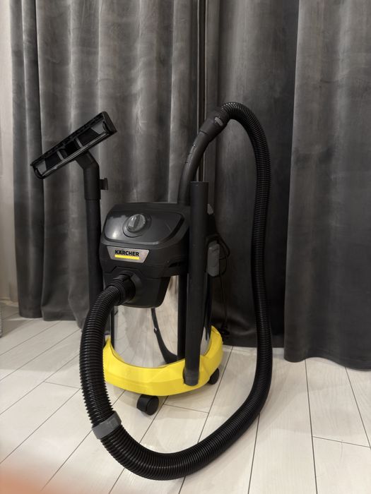 Aspirator umed/uscat Karcher WD 3 ( ca nou )