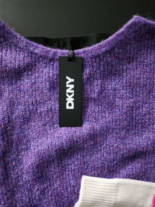 Нов лилав пуловер на DKNY 6-7год.
