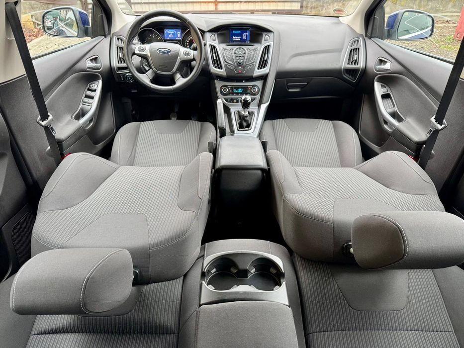 Ford focus Titanium   distributie noua ulei si filtre  !! Climatronic