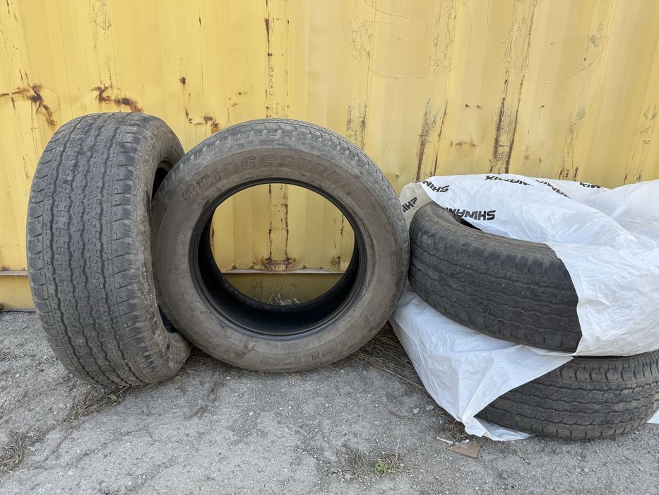 Продаю б/у шины, комплект