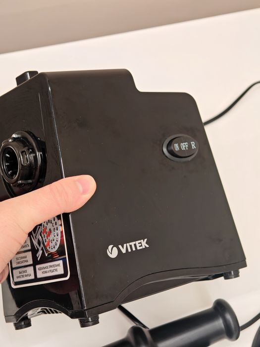 Мясорубка Vitek vt-3644