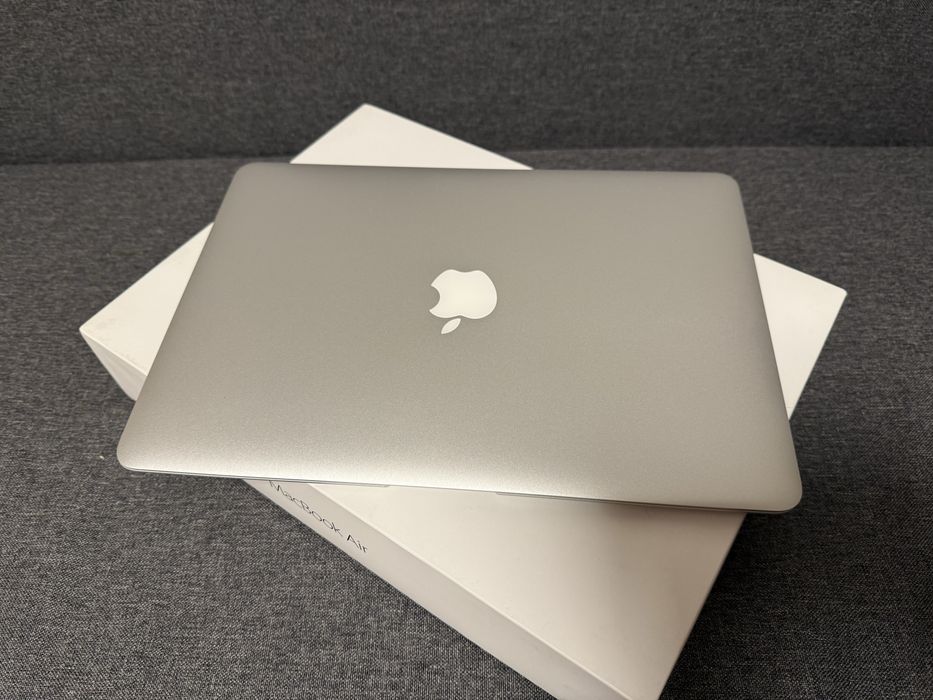 MacBook Air 2017 1st owner (2019) 154 cycle battery