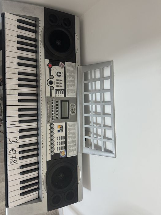 продам синтезатор