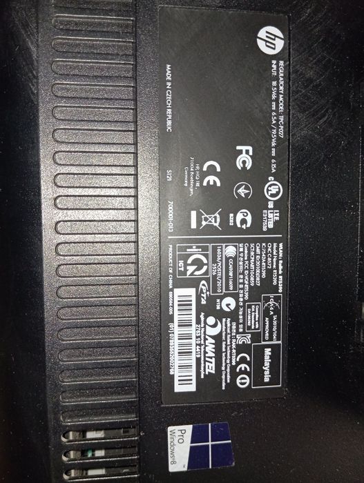 Компьютер жасап тұрған