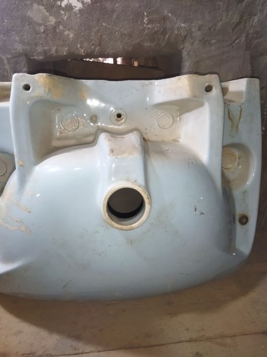 Продаются тазики и раковина