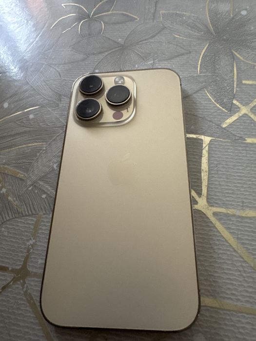 Продам Айфон IPhone 14 pro