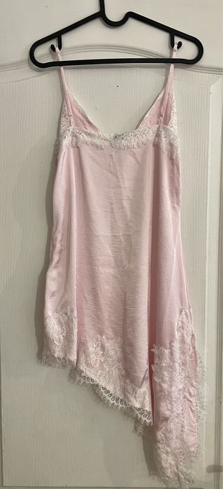 УНИКАЛНА сатенена рокличка S р-р 23€