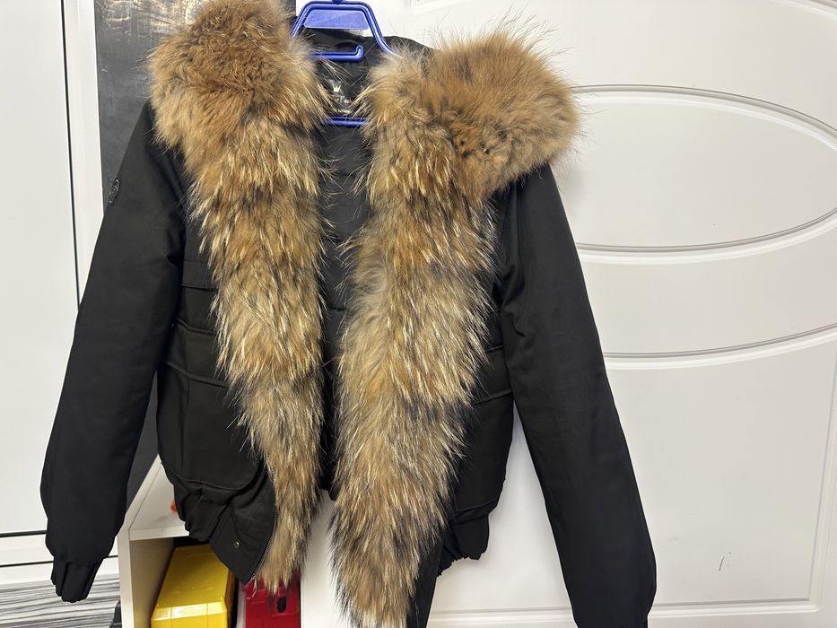 Яке с пухена яка