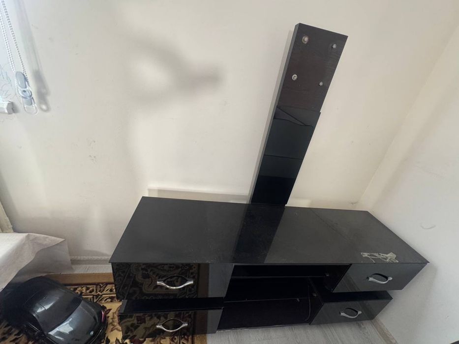 Televizor postavka 4 tortmali 1.36 m
