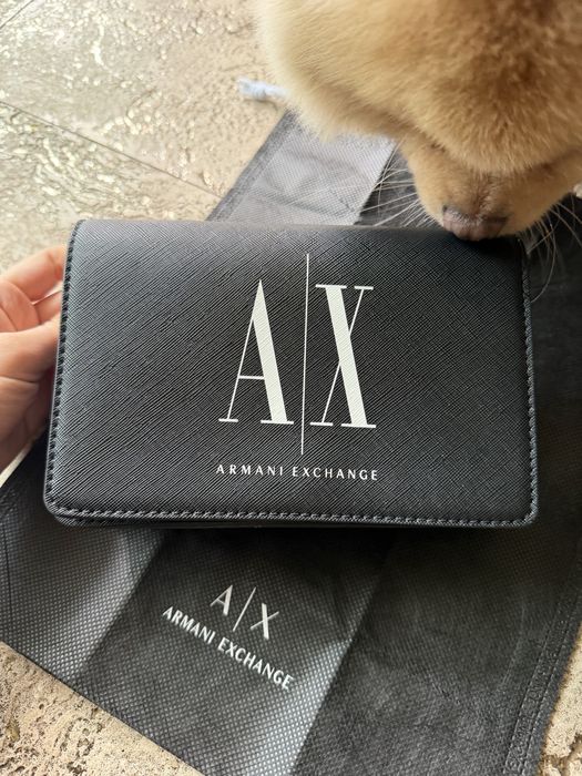 Armani exchange чанта