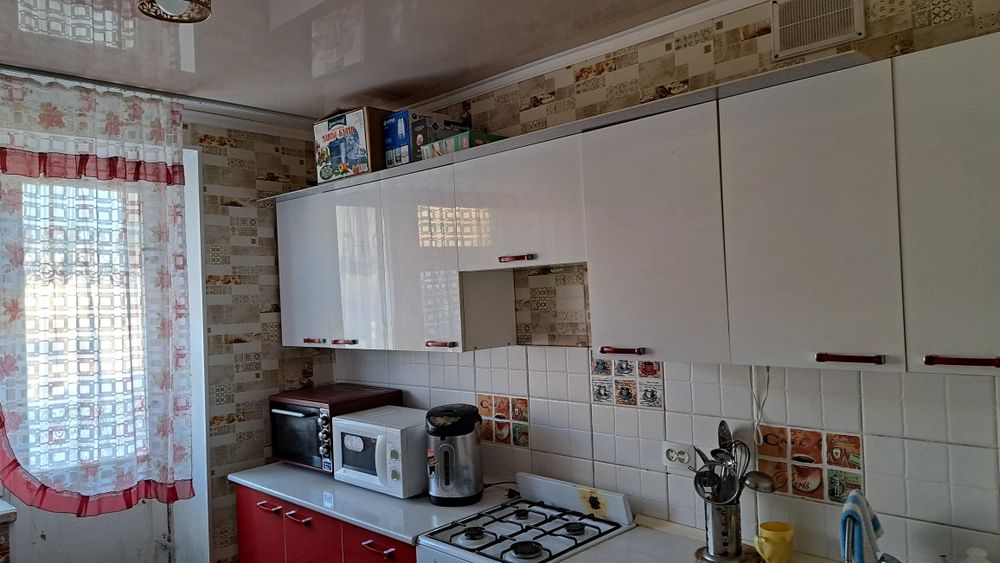 Продам 2 комнатную квартиру .