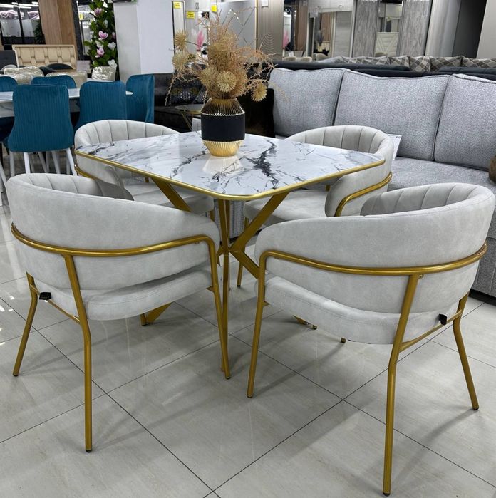 Комплект стол и стулья от Comfort Mebel