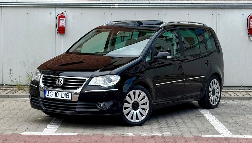 VOLKSWAGEN Touran