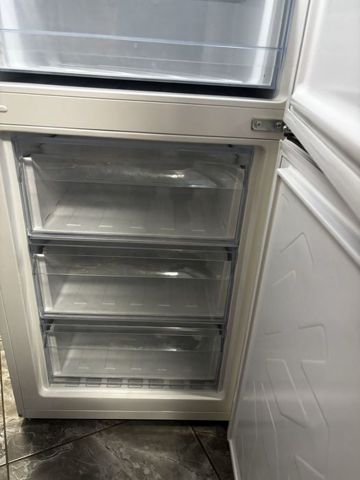 Продам холодильник в хорошем состояние