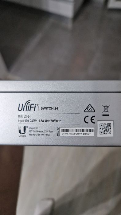 Switch  UniFi 24