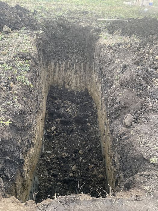 Execut sapaturi/lucrari /inchiriez cu miniexcavator