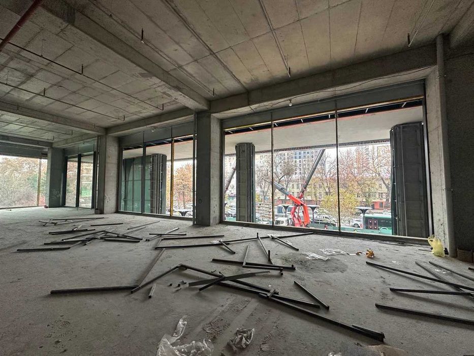 (55) Pyramid Tower Mall — Продаётся премиальное помещение 562 м²