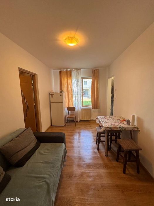 cv 90 Zona Vivo, Chirie apartament 2 camere, parter