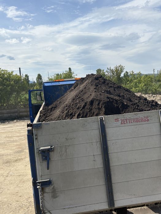 Pamant negru  vegetal pt flori,gazon