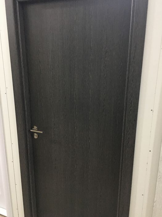 Usi interior de vanzare