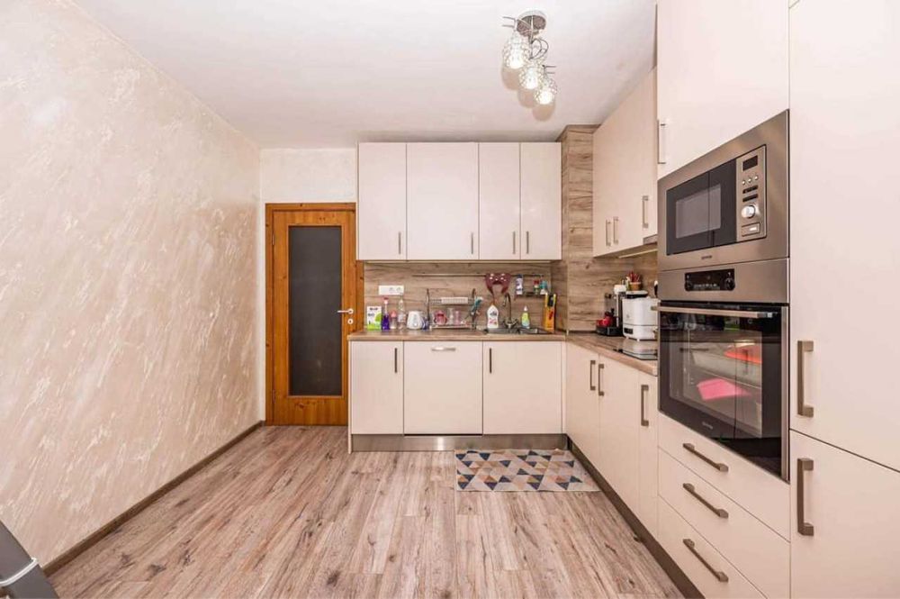 Продава се Двустаен апартамент в Пловдив, Каменица 2 - 62 кв.м за 1741 €/кв.м - Снимка #1