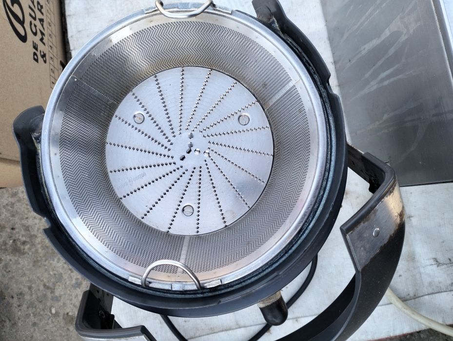 Fripteuza și robot de bucătărie profesionale