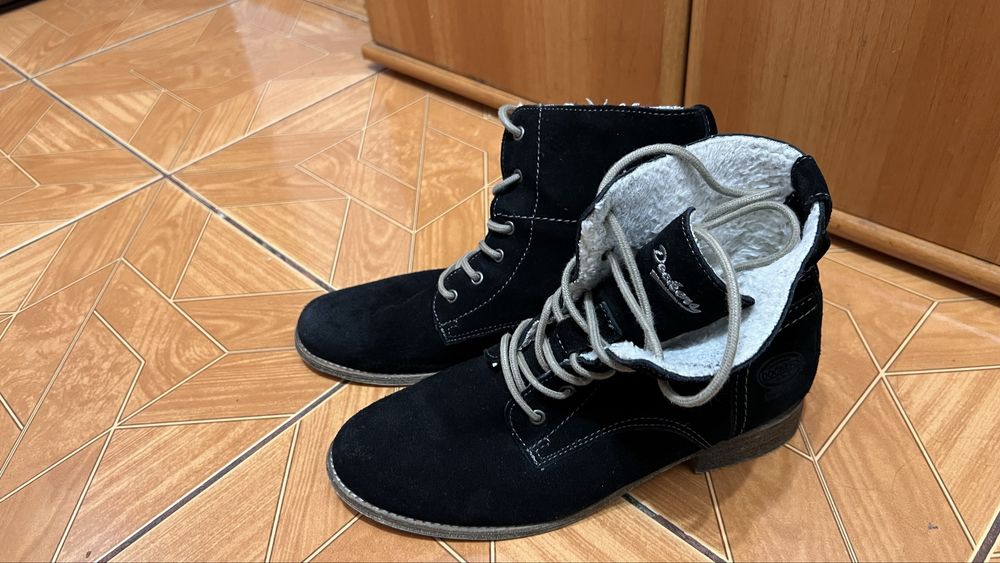 Ghete piele intoarsa