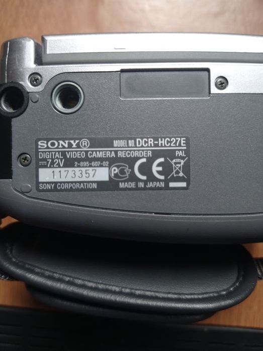 Model SONY dcr-hc27e