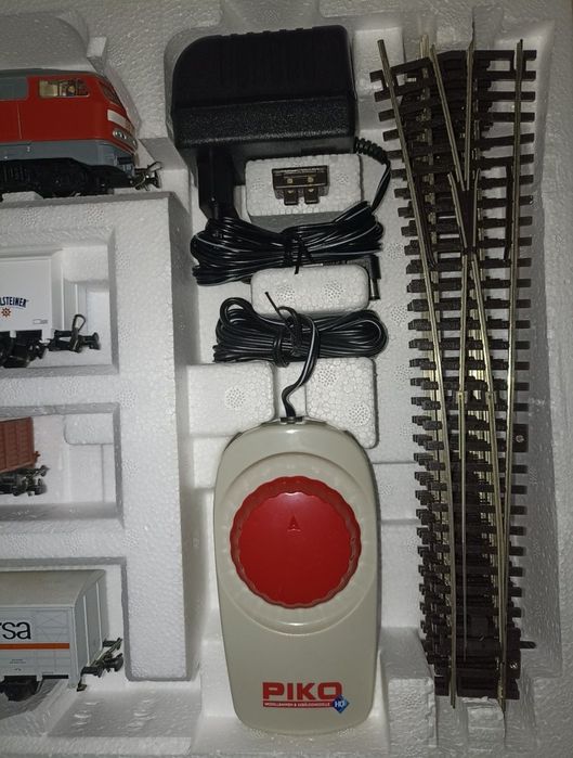 PIKO Set trenulet electric de marfă H0
