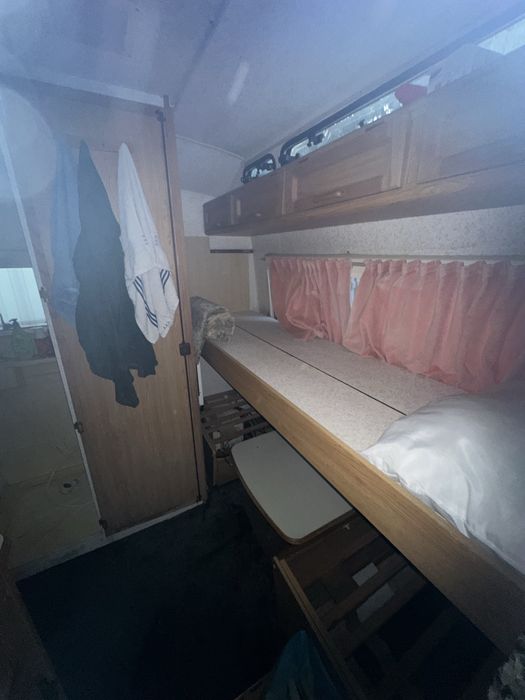 Продавам английска каравана 4 местна Промо цена само до края на януари