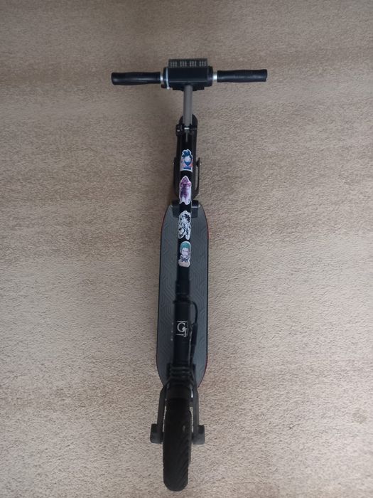 Продаю электросамокат GT E-Scooter black