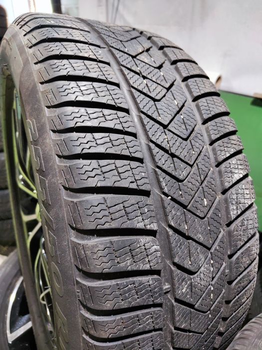 4 бр зимни 255/50/18 Pirelli