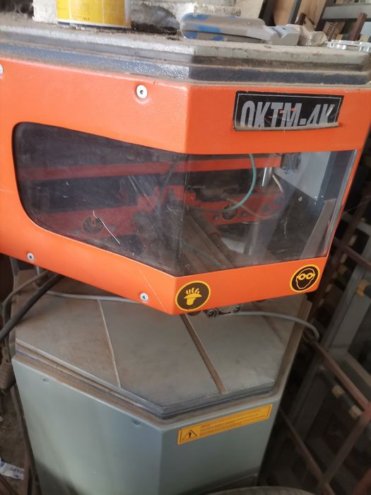 Зачистваща машина за дограма