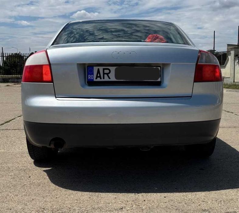 Audi A4 1.6benzina - 2001
