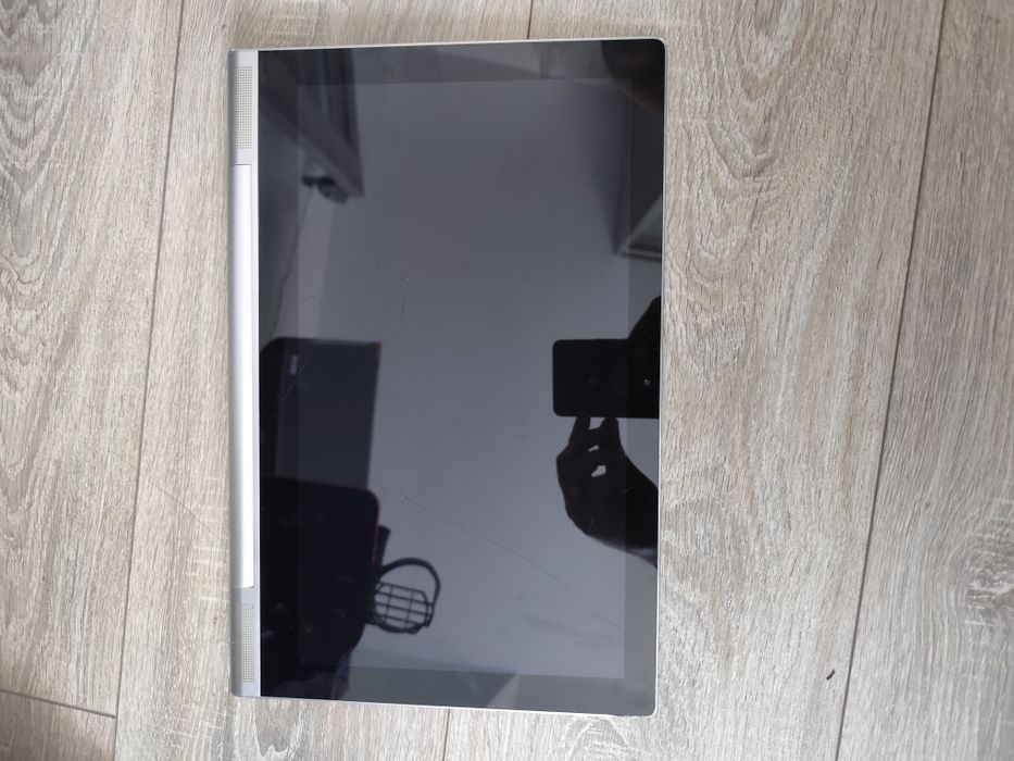 Tableta Lenovo 13" cu videoproiector