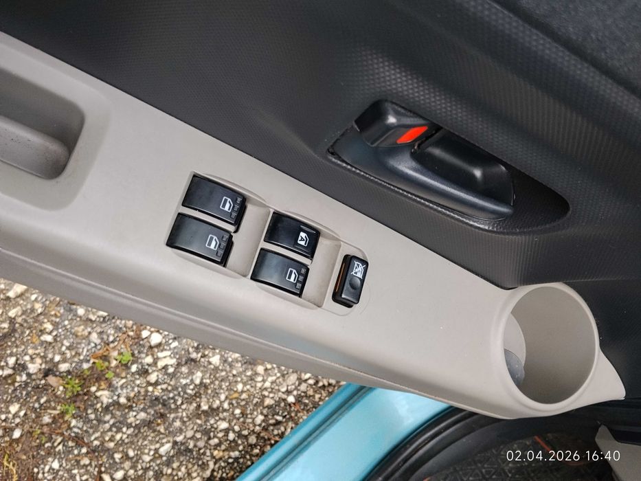 СПЕШНО Daihatsu Sirion 1.0