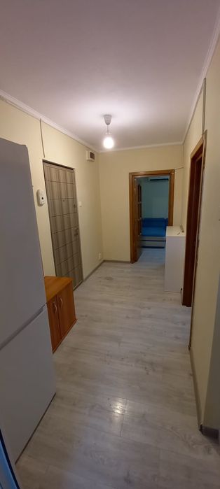 Închiriez apartament
