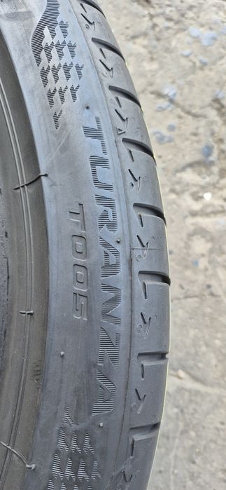 2 anvelope vara Bridgestone 285/35/22,dot 2022.Pretul este pe bucata.