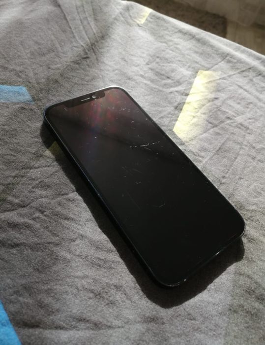 Продам iphone 12