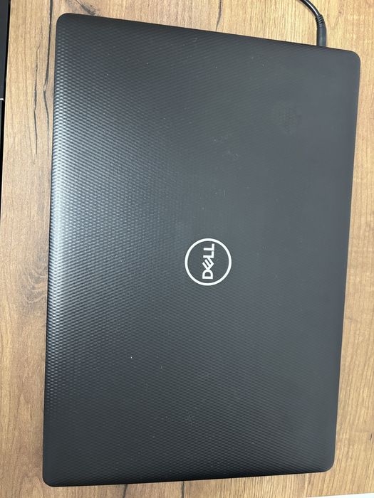 Dell Inspiron 15 3000 – като нов!