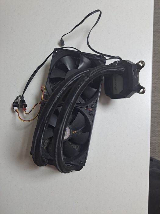 CORSAIR Hydro Series H100i v2