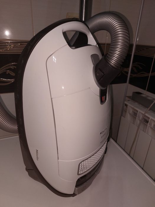 Прахосмукачка Miele S8340 EcoLine
