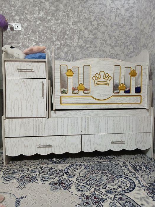 Detski belanchak 3 qismga bo'linadi tumbasi belanchagi aloxida divanch