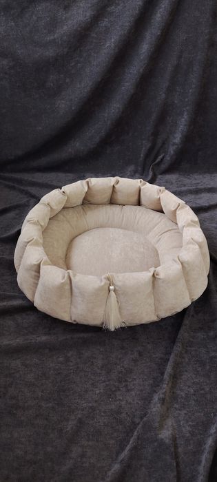 Catbeds and dogbeds